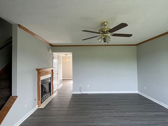 3rd image of 133 Concord Dr #2