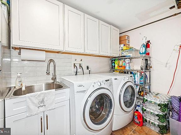 5th image of 825 Longwood Ave