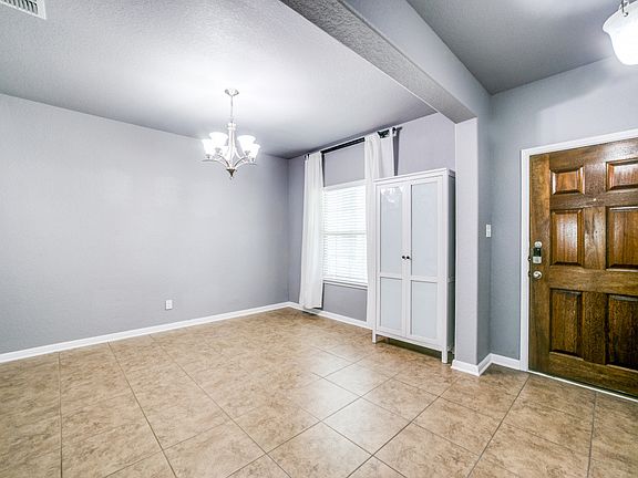 4th image of 2406 Cullum Way