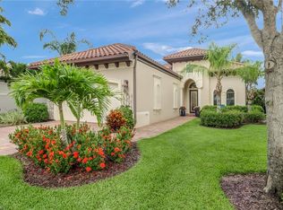 7327 Lantana Cir, Naples, FL 34119
