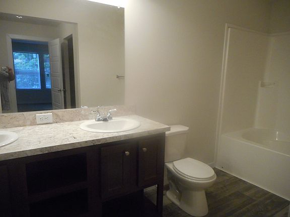 4th image of 8001 Oakhaven Dr #438-O