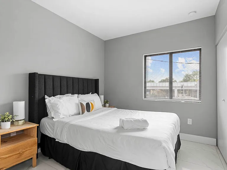 1220 NW 30th St #2A — Photo 8
