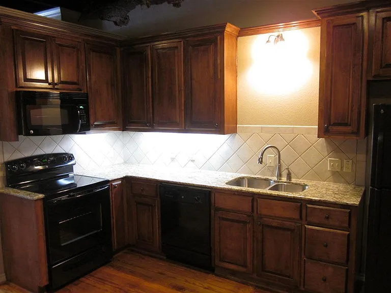208 N Bryan Ave #21 — Photo 7