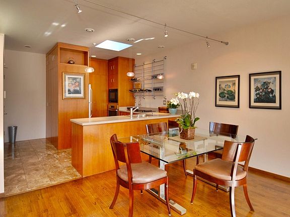 4th image of 436 High St APT 403