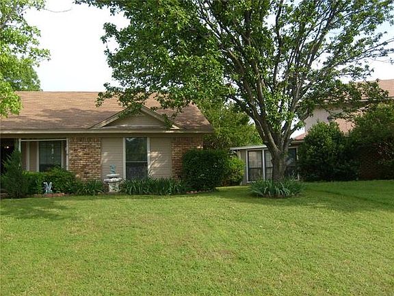 2nd image of 6208 N Park Dr