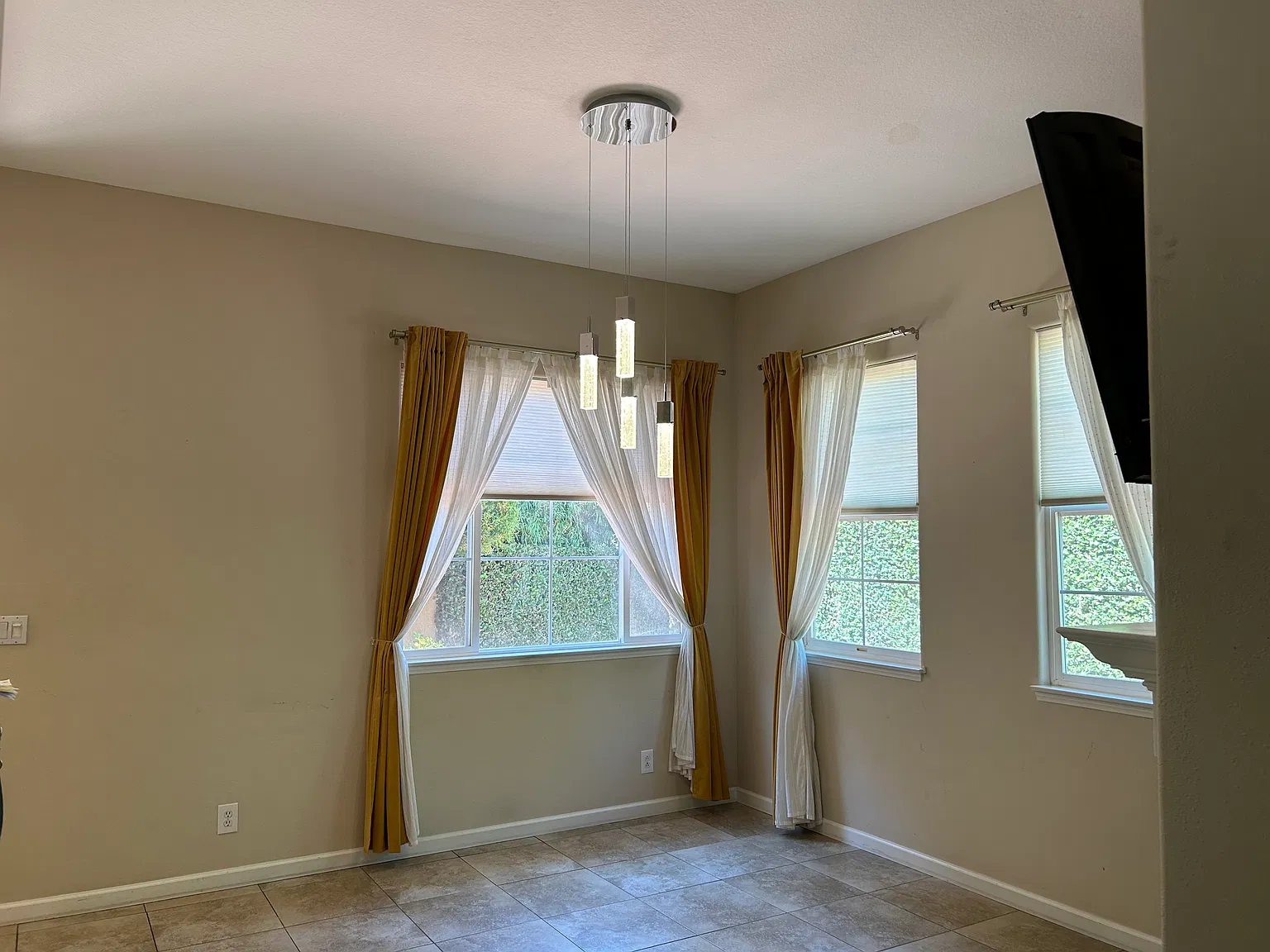 3 bed, 1771 sqft, $3,980 — Photo 2