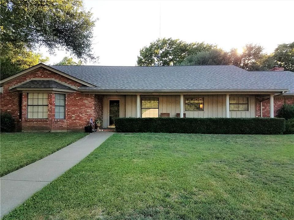 1st image of 904 Highland Dr