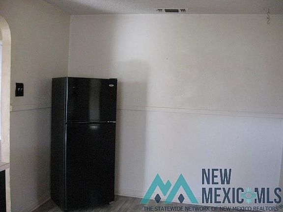 4th image of 1007 N Edwards St