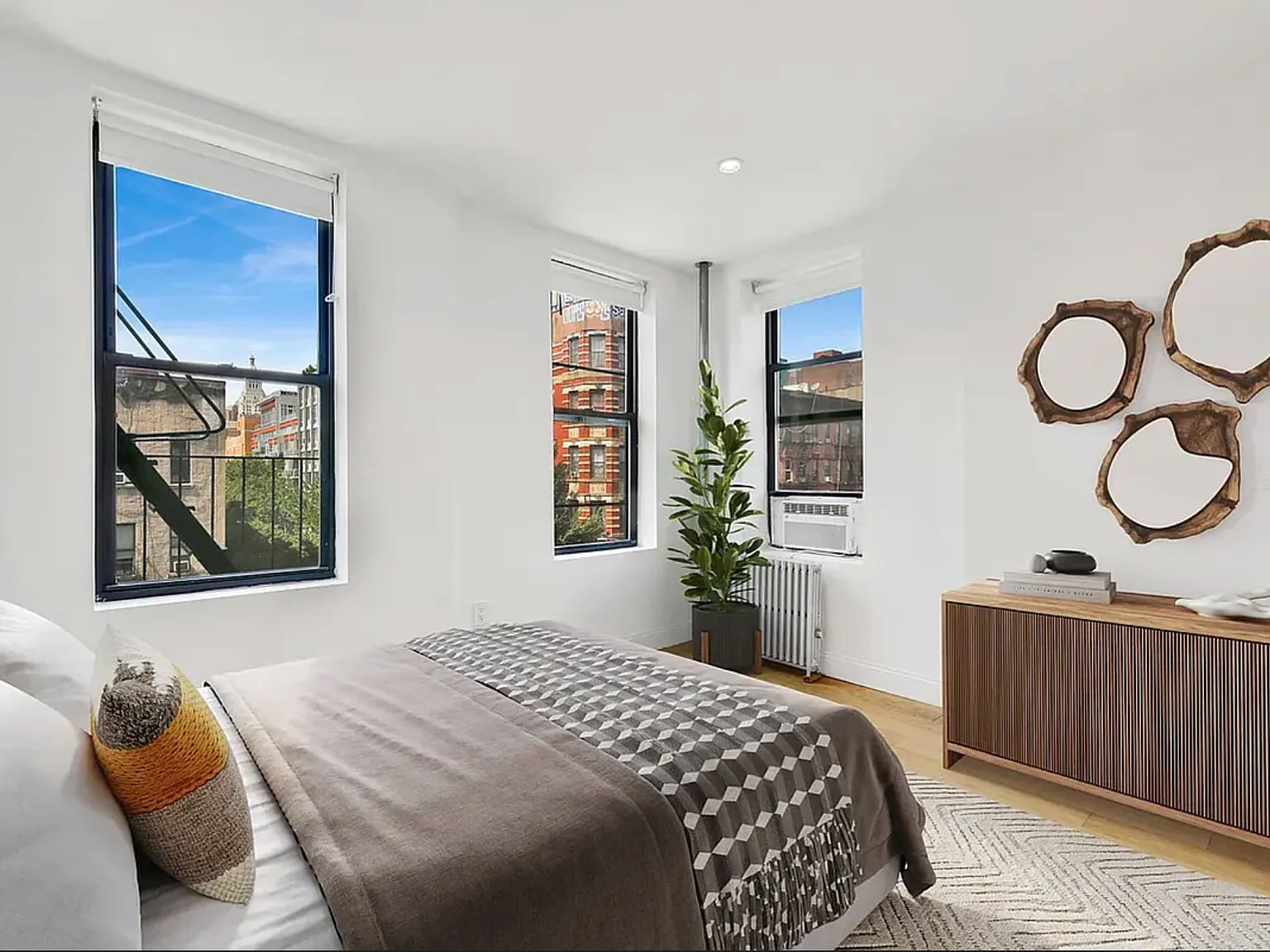 500 East 13th Street — Photo 2