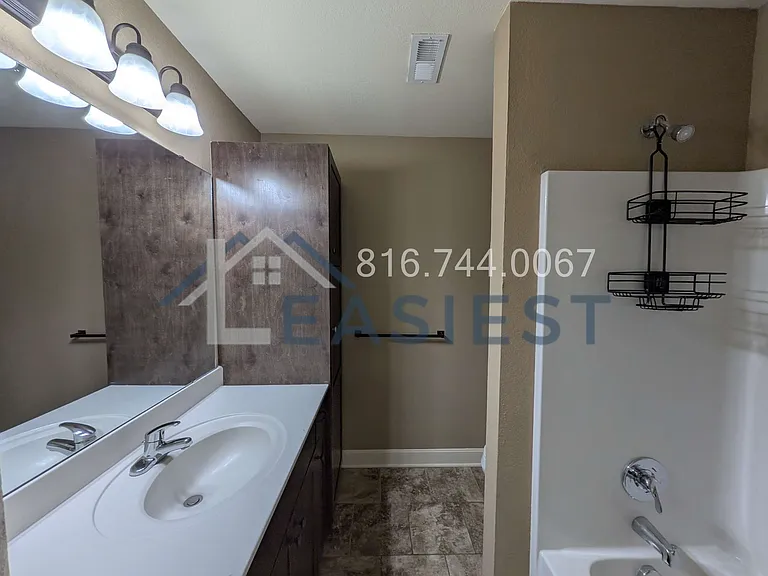 3837 NW 94th St — Photo 14
