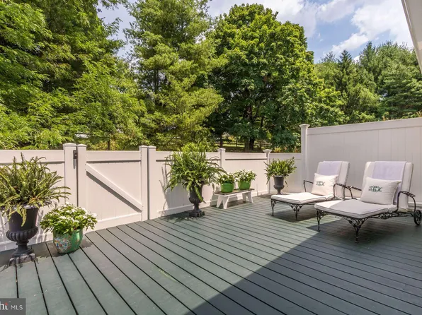 301 Weston Ln #24, New Hope, PA 18938