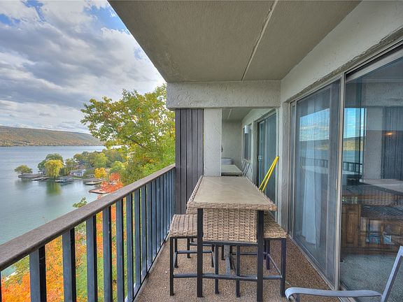2nd image of 16 Cliffside Dr S