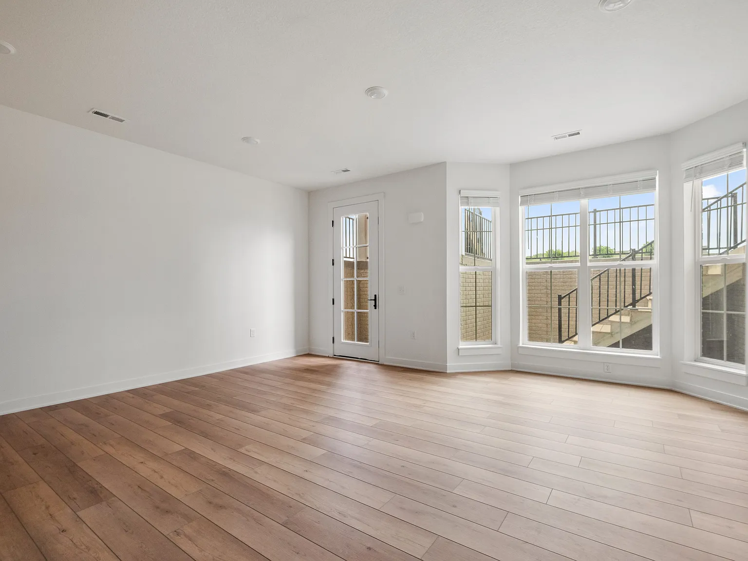 1115 SW 11th St — Photo 3