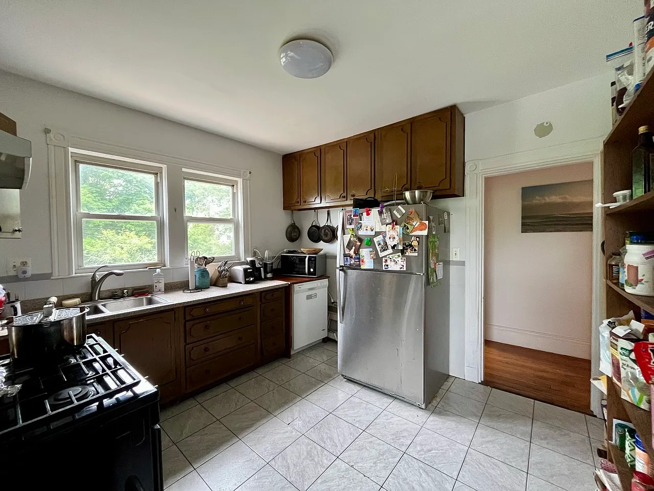 4 bed, 1300 sqft, $3,500 — Photo 3