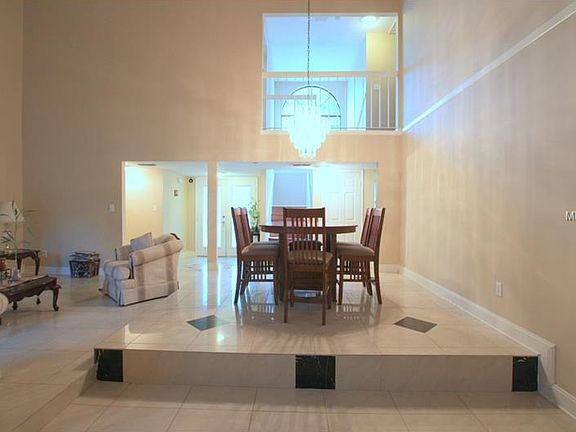 5th image of 3131 Blakely Dr
