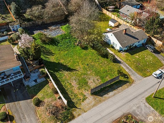 2nd image of 9017 3rd Avenue SW