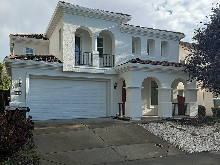 109 Cropton Ct — Photo 2