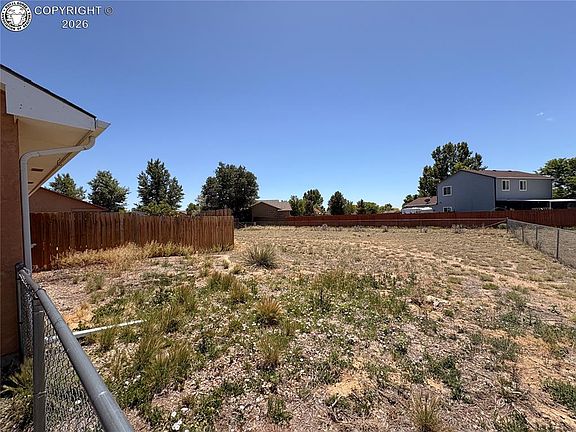 3rd image of 230 W Calle De Camelia