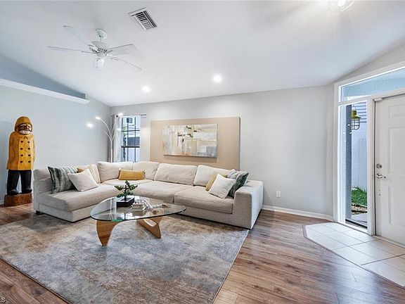 4th image of 3166 Carriage CIR
