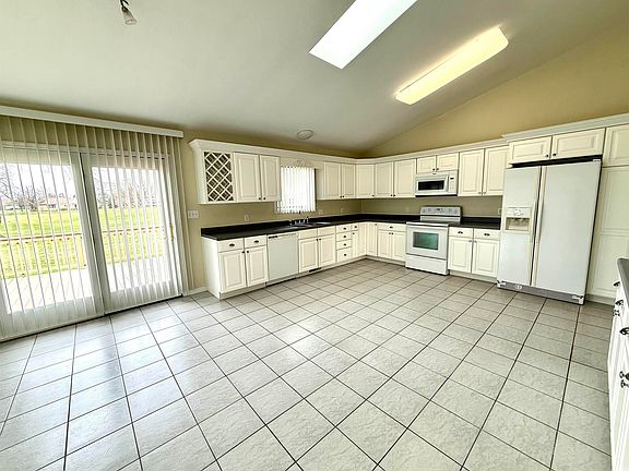 2nd image of 4183 E Arrowhead Rd