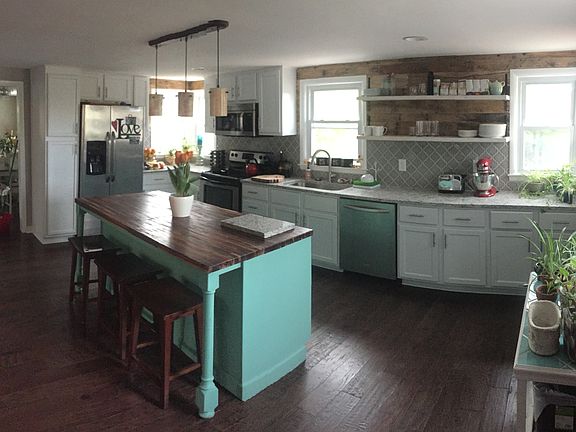 2nd image of 5847 Samrick Ave NE