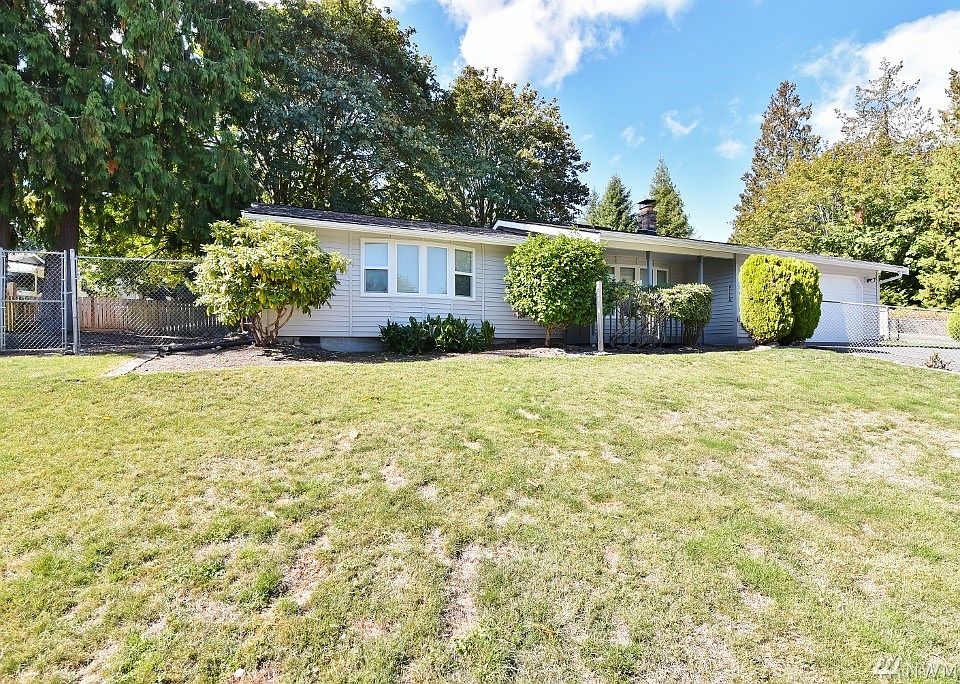 Welcome to this adorable home!
