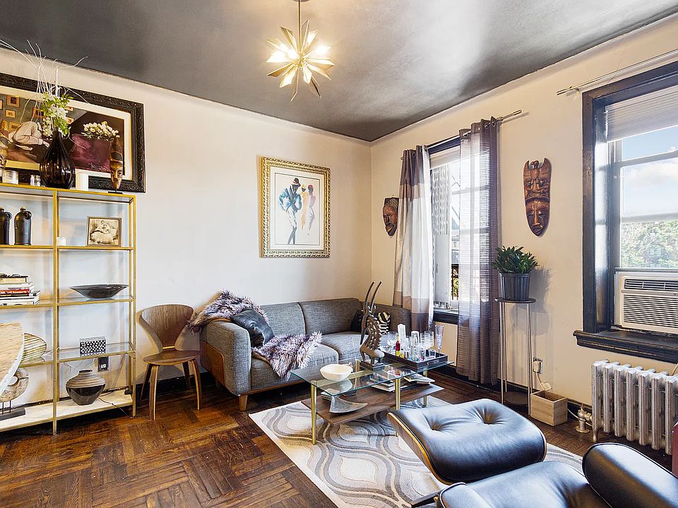 1st image of 2913 Foster Ave #4F