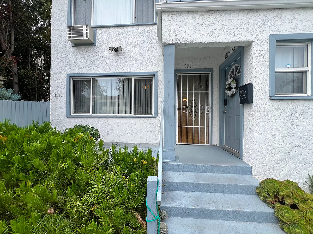 Building Photo - 1815 E 7th St #1815