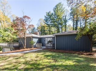 5520 Pinewood Ln, Pfafftown, NC 27040