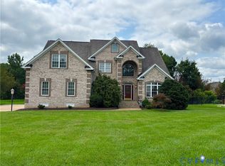 11813 Middlecoff Dr, Chester, VA 23836