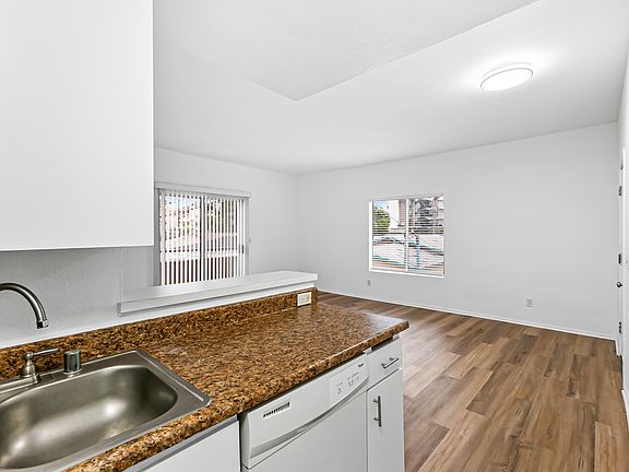 5th image of 4370 McLaughlin Ave APT 104