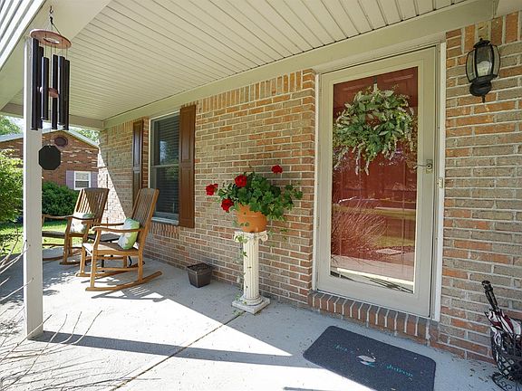 2nd image of 101 Leonard Dr