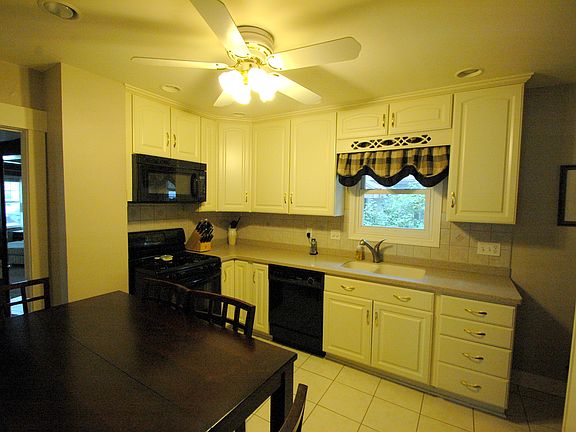 5th image of 703 Parkside Ave