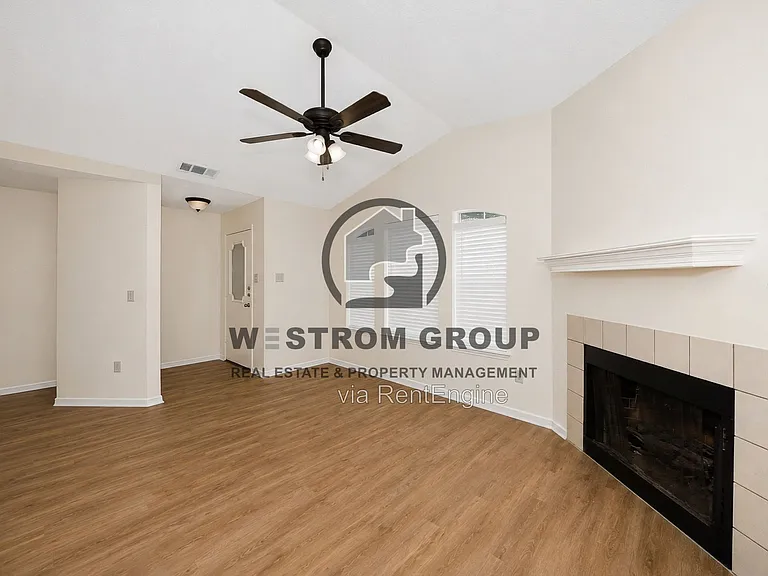 316 Crowe Dr — Photo 6