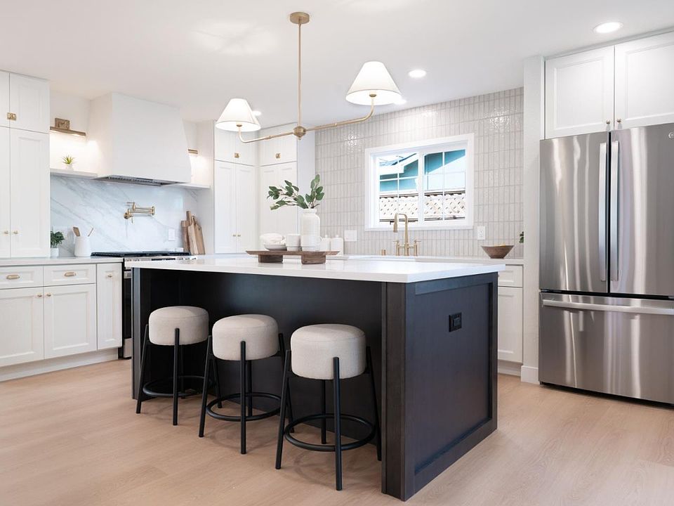 1st image of 1774 Chevalier Dr