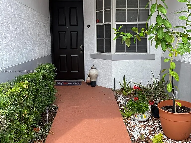 715 SW 148th Ave #611 — Photo 1