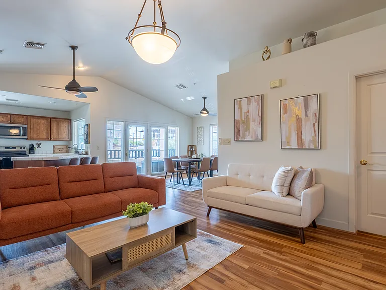 141 S Madison Ave — Photo 1