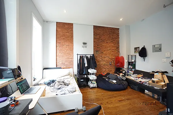 Rented by Rennit Inc. | media 26