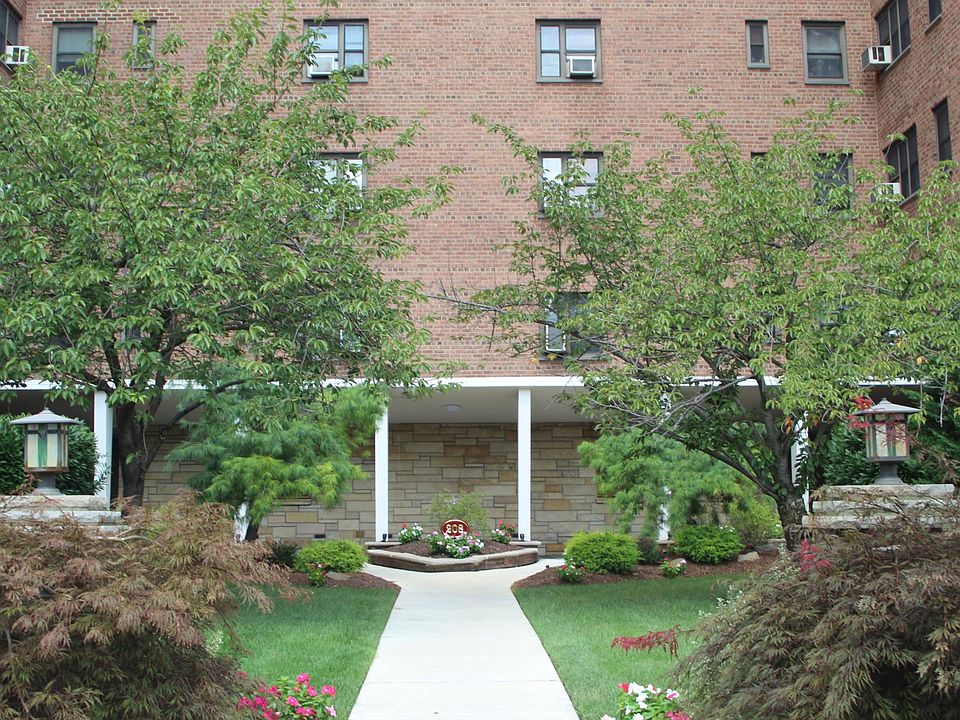 Beautifully Maintained Building