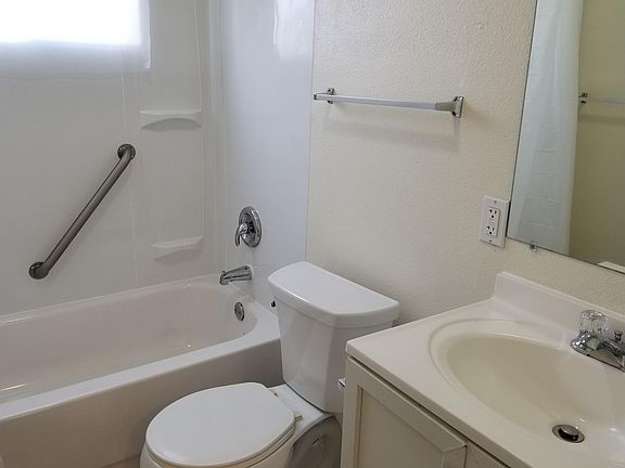 4th image of 10906 9th Avenue Ct S