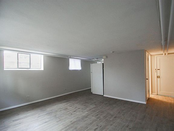 2nd image of 805 Glencoe St #803