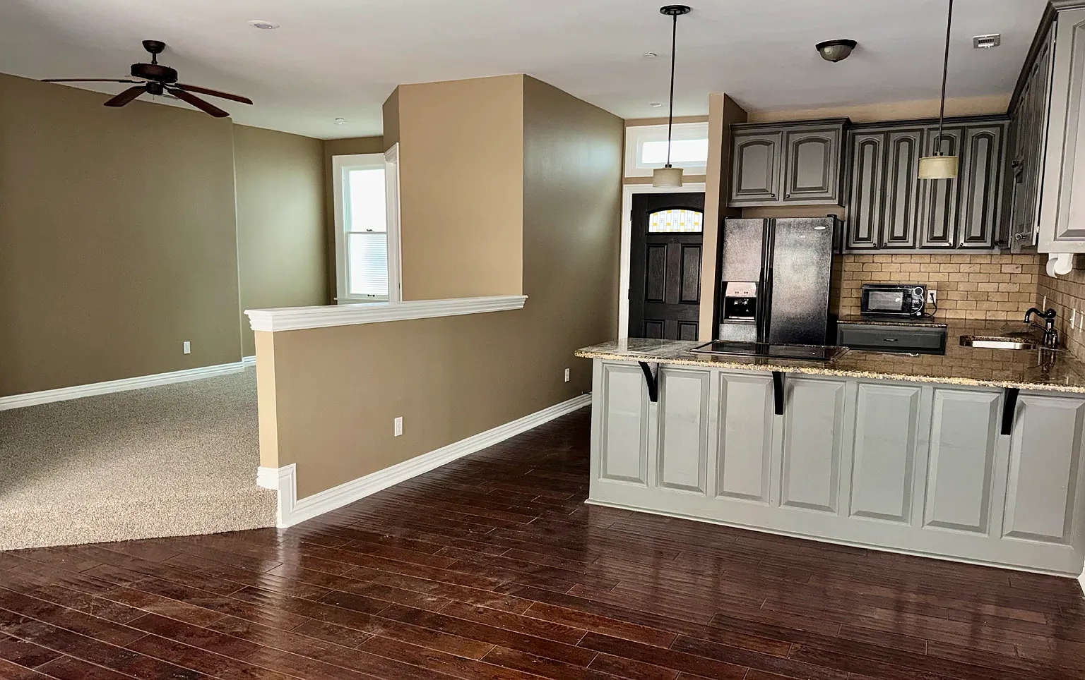 Studio, 768 sqft, $1,500 — Photo 2
