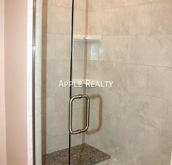 1015 9th St #2 — Photo 9