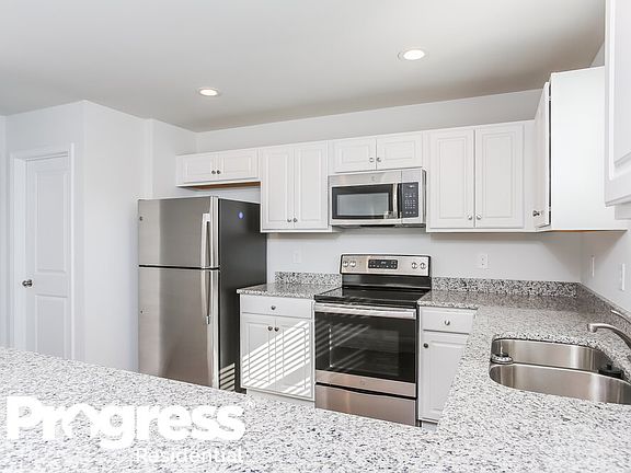 5th image of 523 Pollyanna Dr