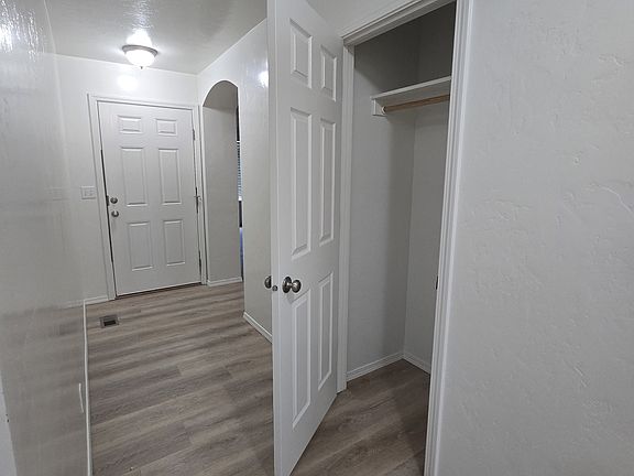 3rd image of 11407 Willamette Way