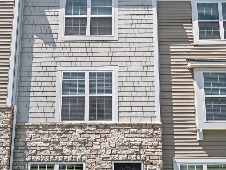 1st image of 305 Laurel Creek St