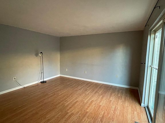 4th image of 941 Academy Heights Dr