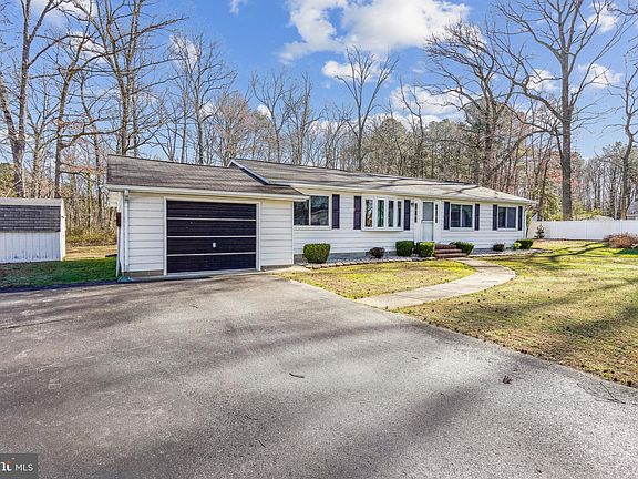 3rd image of 521 Hazelwood Dr