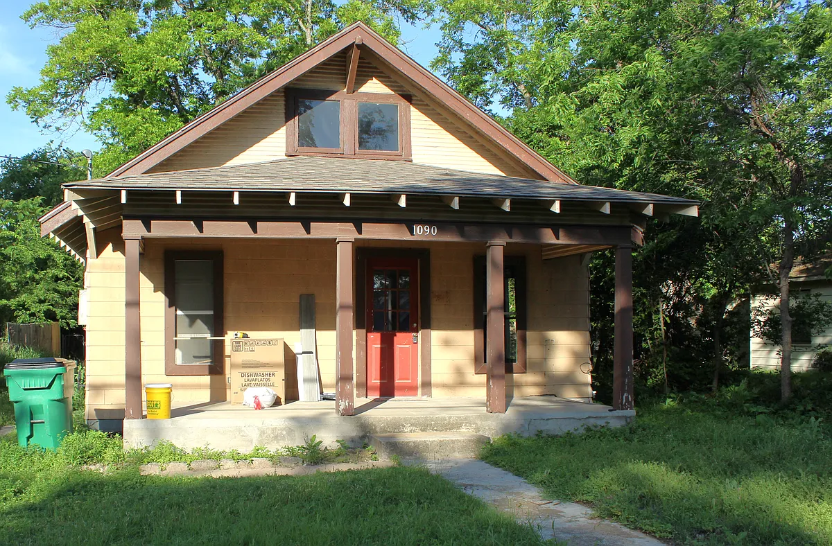 Building Photo - 1090 N Ollie St