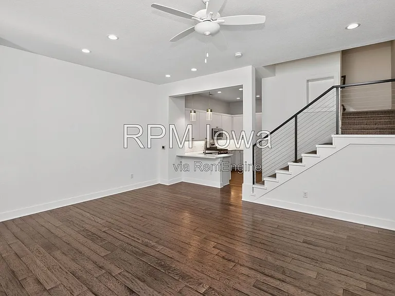 244 E Center St — Photo 6